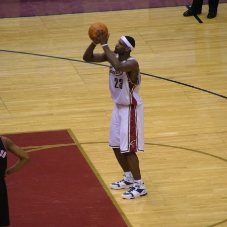 LeBron Surpasses Chamberlain on NBA List